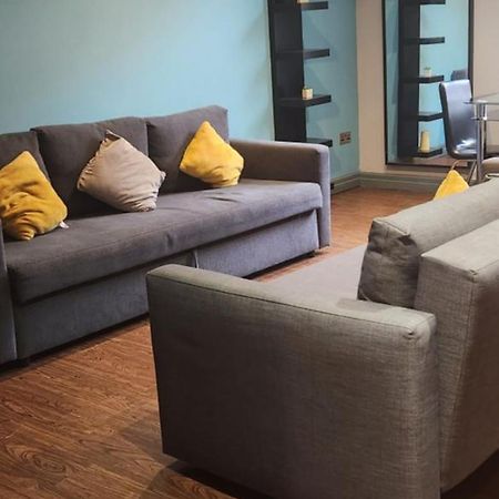Lewis Apartment In The Heart Of The Northern Quarter Sleeps Up To 12 Manchester Bagian luar foto