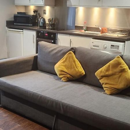 Lewis Apartment In The Heart Of The Northern Quarter Sleeps Up To 12 Manchester Bagian luar foto
