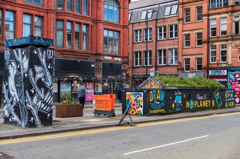 Lewis Apartment In The Heart Of The Northern Quarter Sleeps Up To 12 Manchester Bagian luar foto