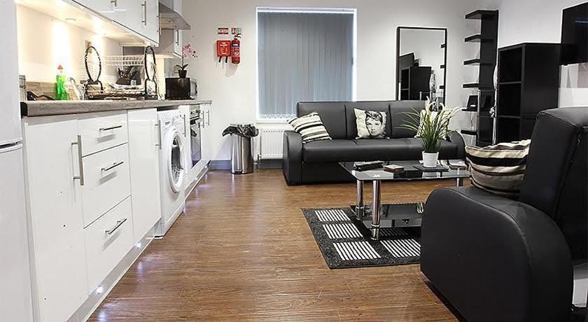 Lewis Apartment In The Heart Of The Northern Quarter Sleeps Up To 12 Manchester Bagian luar foto