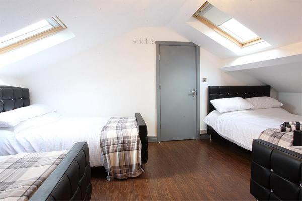 Lewis Apartment In The Heart Of The Northern Quarter Sleeps Up To 12 Manchester Bagian luar foto