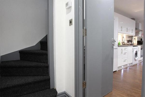 Lewis Apartment In The Heart Of The Northern Quarter Sleeps Up To 12 Manchester Bagian luar foto