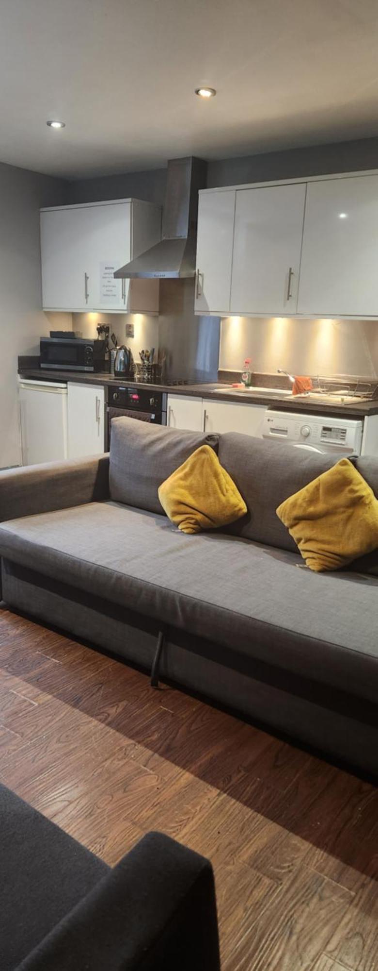 Lewis Apartment In The Heart Of The Northern Quarter Sleeps Up To 12 Manchester Bagian luar foto