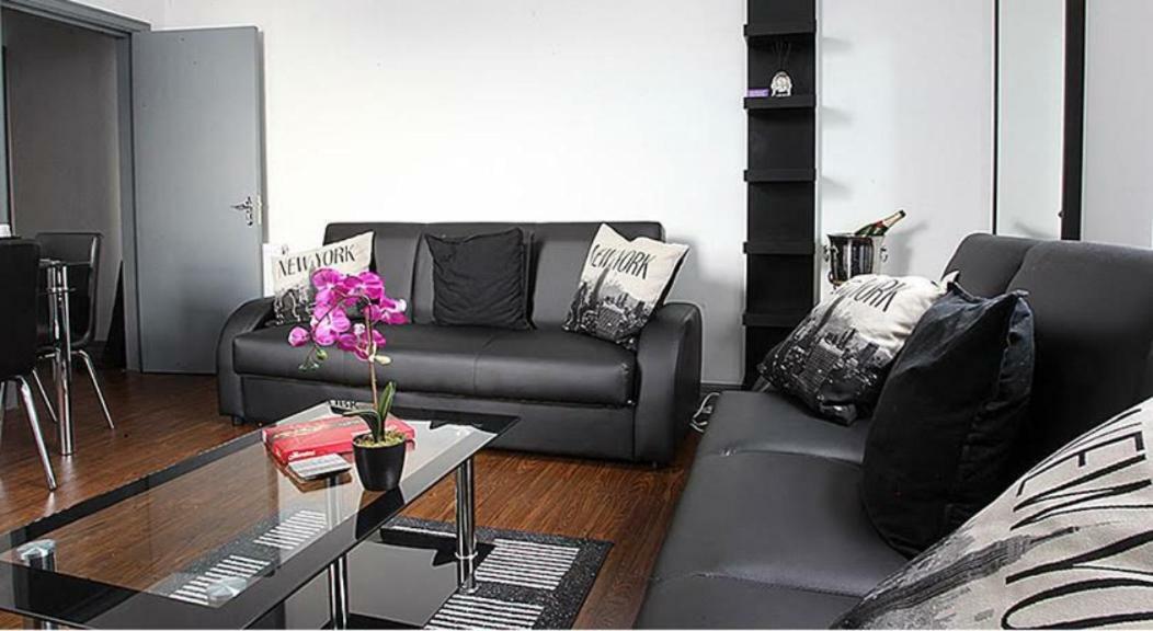 Lewis Apartment In The Heart Of The Northern Quarter Sleeps Up To 12 Manchester Bagian luar foto
