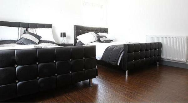 Lewis Apartment In The Heart Of The Northern Quarter Sleeps Up To 12 Manchester Bagian luar foto